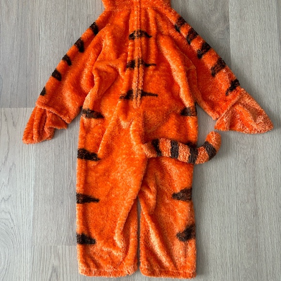 Tigger from Winnie the Pooh costume - Picture 5 of 5